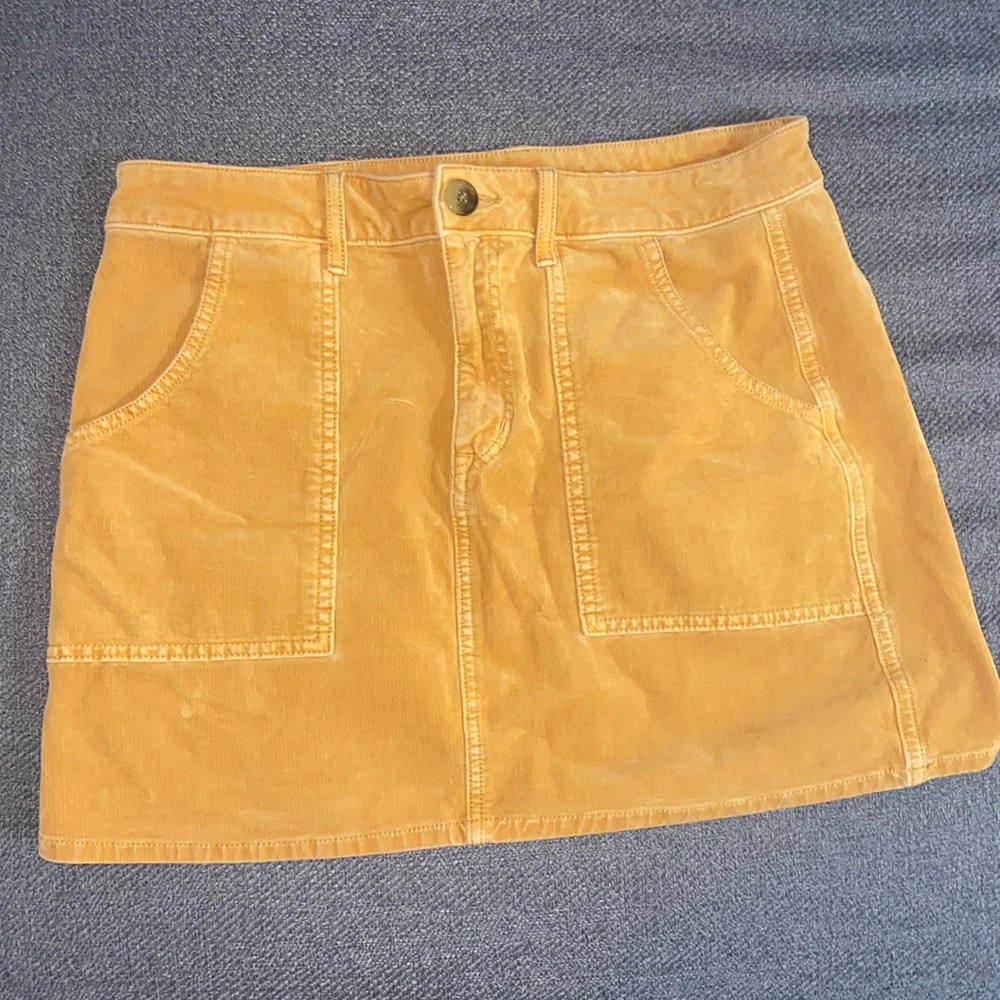 American Eagle- Mini Skirt (Super Stretch)